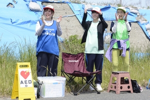 【八戸うみねこマラソン】けがや体調不良、見守り真剣/高校生ら救護ボランティア