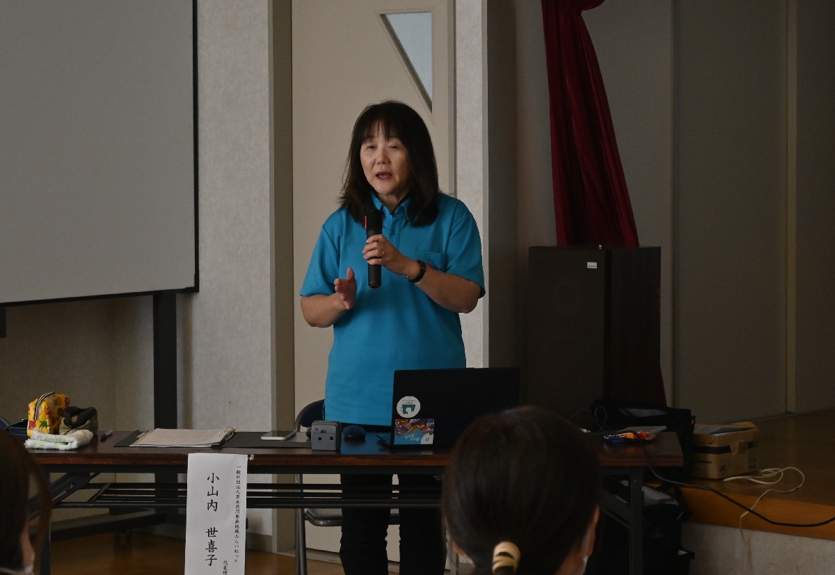 「みんなでつくる安心安全な避難所」をテーマに講演する小山内世喜子代表理事