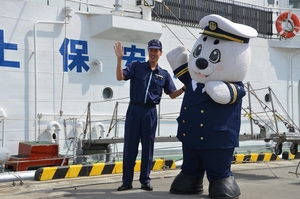 【八戸うみねこマラソン】巡視船からもさわやかエール/八戸海保