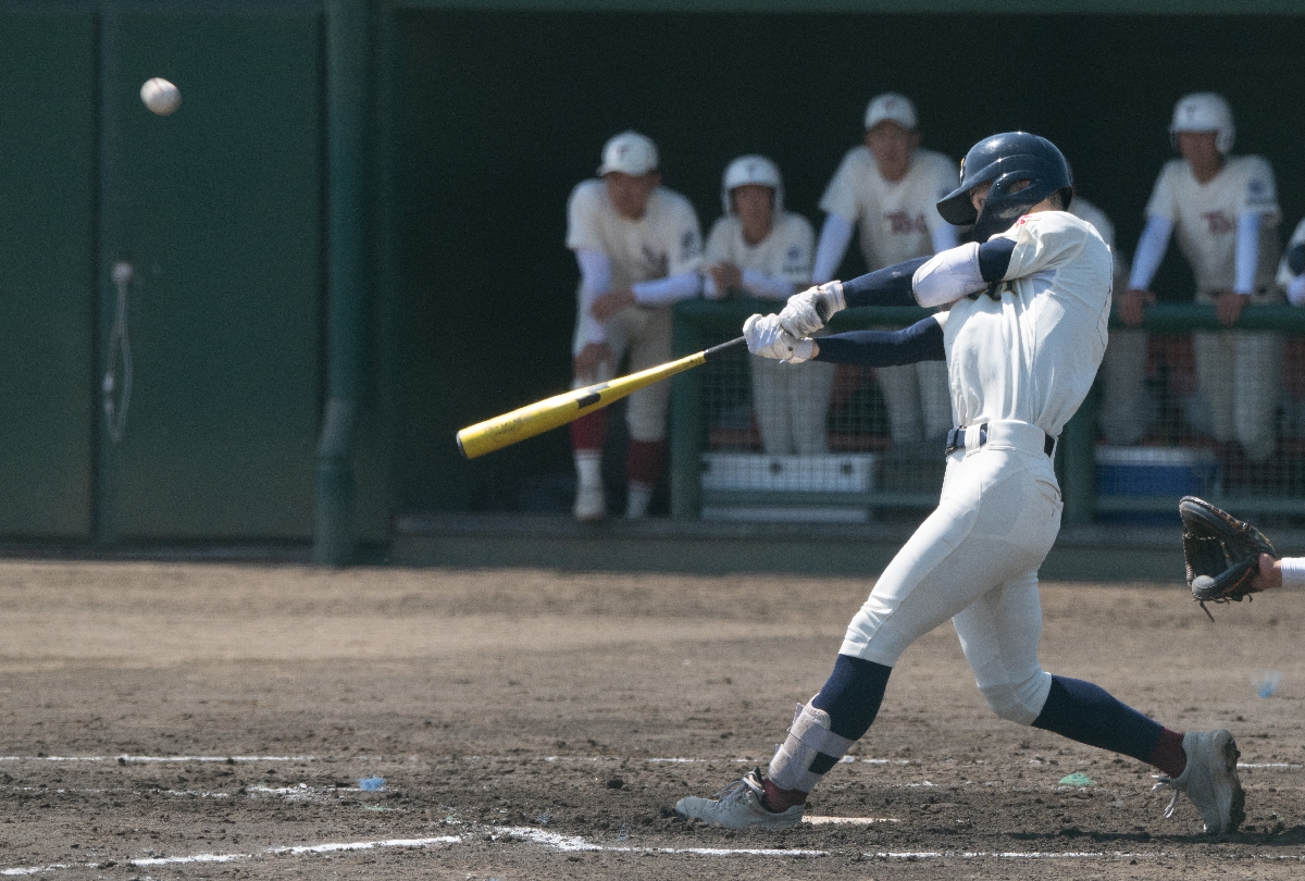 八学光星菅沼晴斗の３点適時三塁打＝六戸メイプル