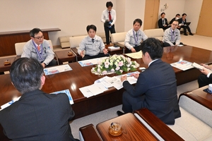 次世代型ケミカルタンカー開発　北日本造船（八戸）がものづくり日本大賞で知事表敬