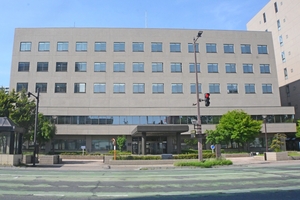 【民事訴訟デジタル化】青森地裁「来庁者の意向に沿って対応」紙の取り扱い継続