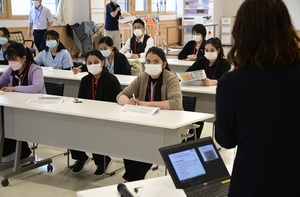 外国人への周知に課題 八戸、技能実習生受け入れ企業で講演会も/自転車の青切符