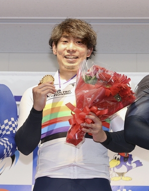 小原、スプリント初制覇 自転車全日本プロ選手権