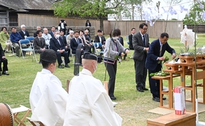 南部師行の功績に思いはせ、歴史の継承誓う 史跡根城本丸跡で記念祭/八戸