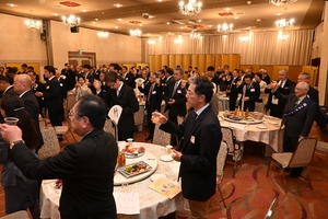 さらなる社会貢献誓って乾杯　三戸ロータリークラブ60周年記念式典