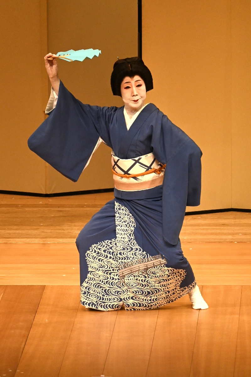 師籍40周年の感謝込め 流麗な舞披露 日本舞踊家・花柳葉昌栄さん《📸×10》