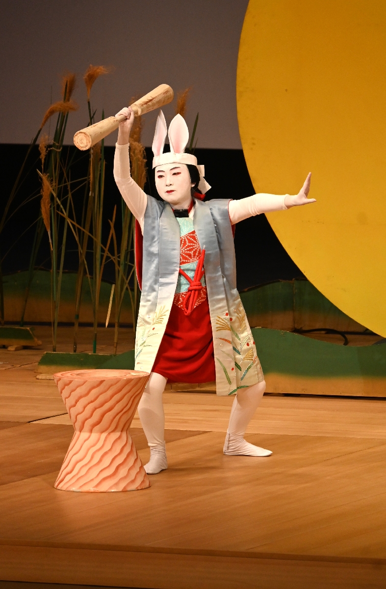久保田瑞代さん演じた清元「玉兎」は、カチカチ山や月での餅つきなど、さまざまな場面がユーモラスに表現された