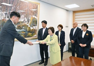 物価高対策、国に働きかけを　共産青森県委が県に要望