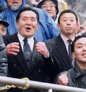 「泣き虫先生」訃報に悼む声