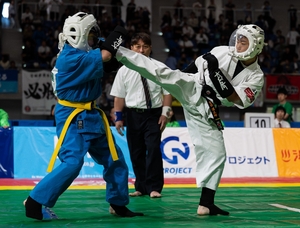 【あおもり国スポ】突き、蹴り、投げ「空道」熱戦 全国から選手180人、八戸でデモ競技