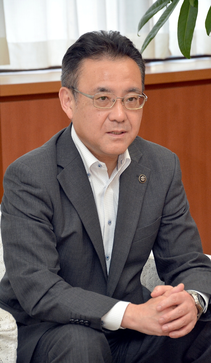 本紙のインタビューに答える熊谷雄一市長=1日、八戸市庁