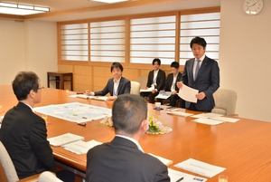 青橅山バイパス、早期完成を 宮下知事、東北整備局長に要望/十和田