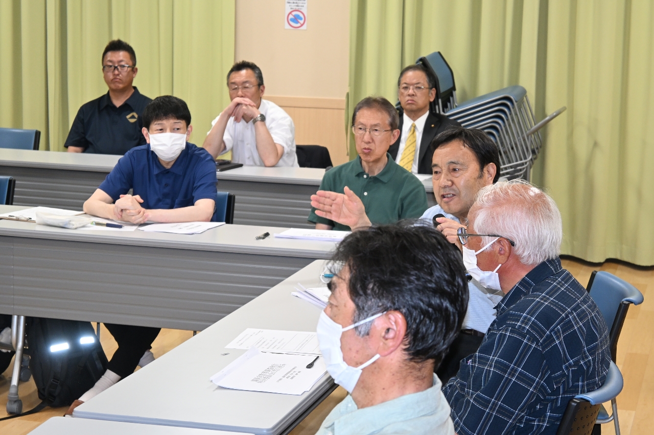 市民からさまざまな声や要望が聞かれた市議との意見交換会