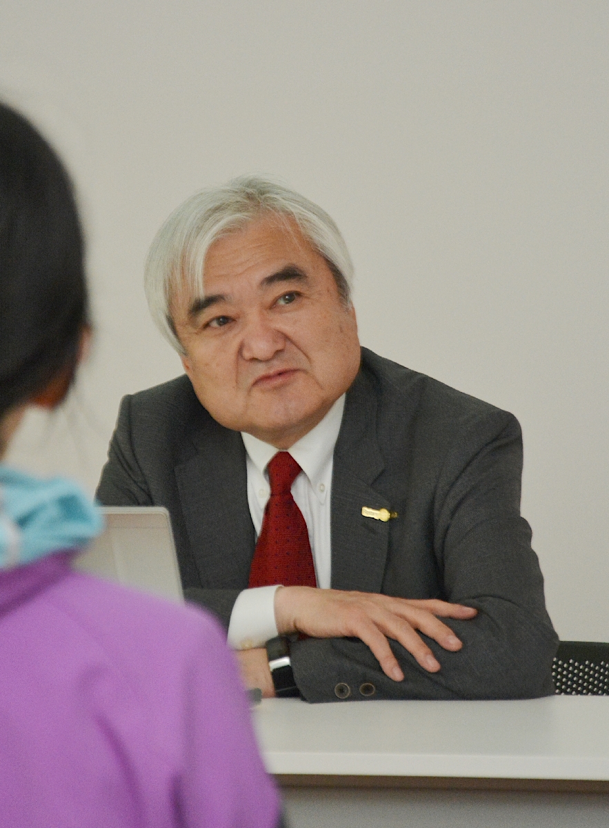 春の園遊会に招かれた際のエピソードを紹介する福田弥夫センター長