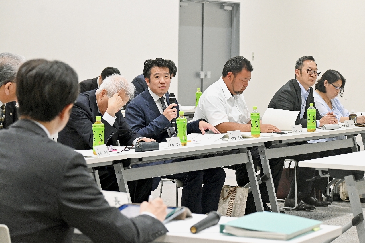 入試制度の見直しについて検討する協議会の会合＝５月２７日、青森市