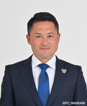 倉石新監督「勇気持ち前へ進むチームに」／ヴァンラーレ、就任正式発表