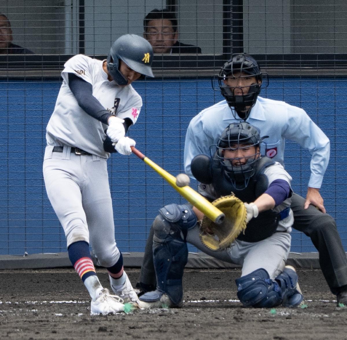 【準々決勝・青森山田―花巻東】8回青森山田2死一、二塁、川久保昂直が右中間を破る2点適時三塁打を放ち、6―4と勝ち越す=青森市ダイシンベースボールスタジアム