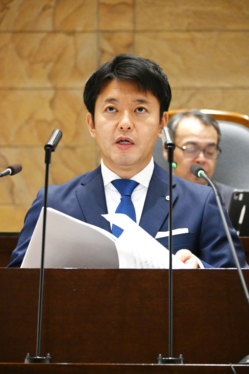 提案理由を説明する宮下宗一郎知事=12日、青森県議会