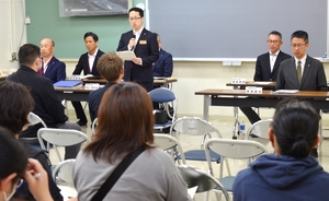 早期の統合に難色の声 県教委が保護者向け説明会/大野高募集停止