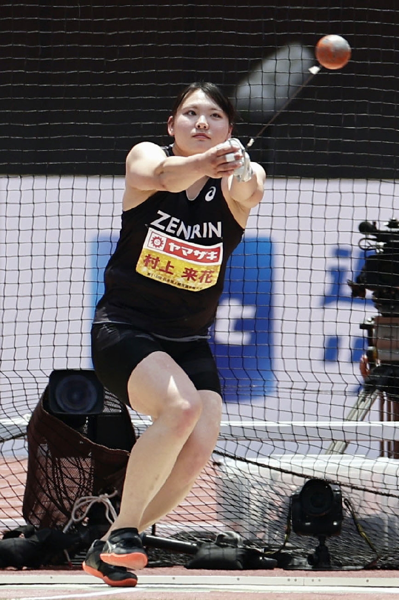 女子ハンマー投げ 投てきする村上来花=パロマ瑞穂スタジアム