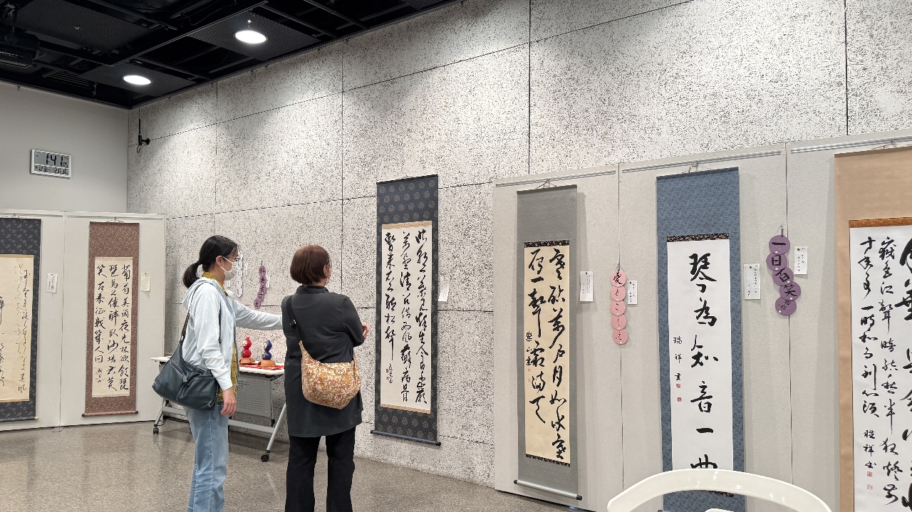 会員の力作が並ぶ会場