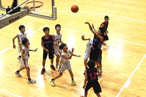 バスケ「久慈インパクト」初開催　小中男子チームが熱戦
