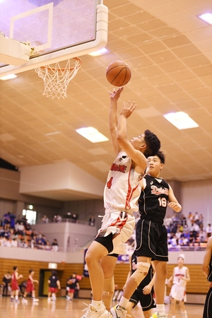 バスケ男子、白銀V 女子は下長が頂点/三八中総体