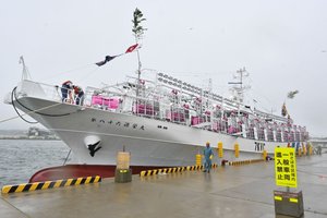 【グラフ】最先端の技術、随所に 八戸港に新造中型イカ釣り船《📸×6》