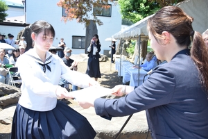 小中高生ら俳聖に親しみ 八戸で芭蕉堂まつり文芸大会表彰式