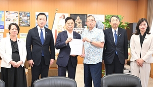 公共交通網の再構築を 自民議連、津島副大臣に要望