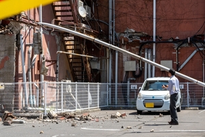 【2026震度6強】また地震「店が持たない」 八戸中心街、一部ビルや商品に被害
