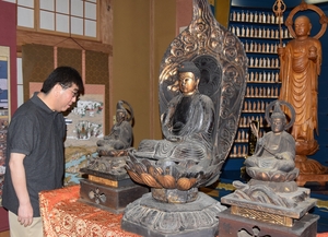 住職「後世にしっかり残す」　太永寺の仏像、本来の姿に／久慈