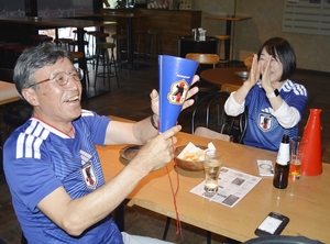 【サッカーW杯】決勝T進出に「ホッ」 八戸市民も歓喜/スウェーデン戦