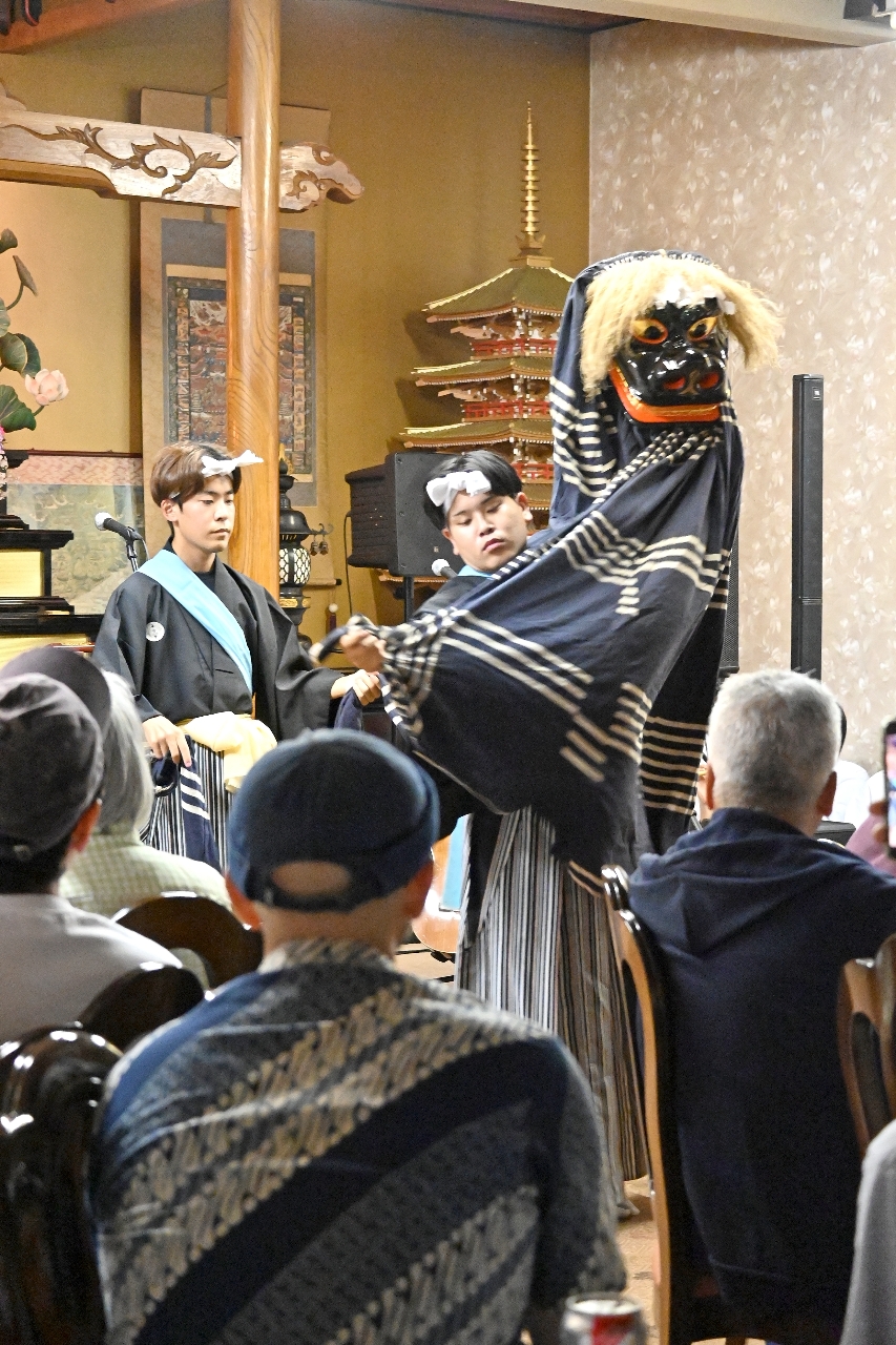 市川神楽の舞でライブがスタートした