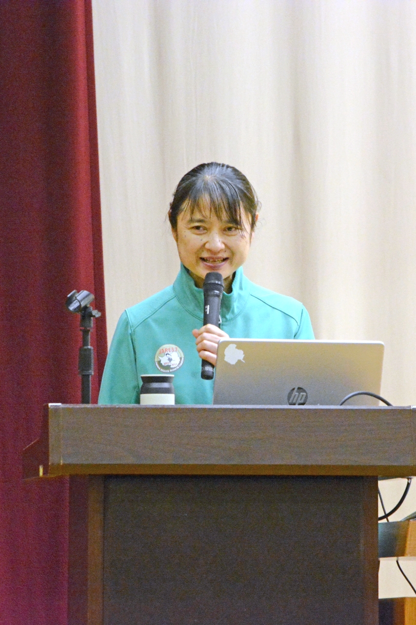 講演する渡貫淳子さん