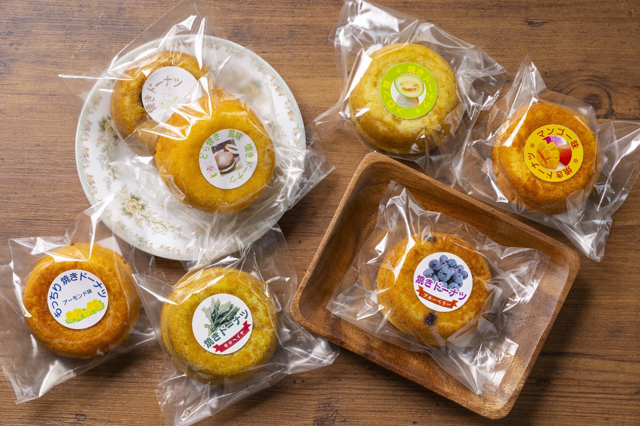砂倉菓子店の焼きドーナツ。もっちりかつ軽い食感が特徴だ