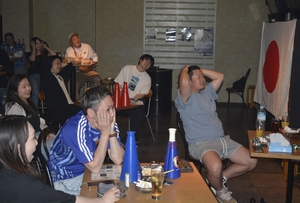 逆転負けに八戸のサポーター無念/サッカーW杯、森保ジャパン健闘たたえる