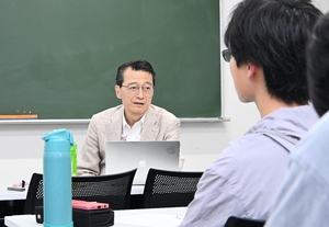 馬場さん(八戸出身)東大で講義 東日本大震災巡る意識の差を紹介