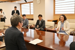 「地方は仕事づくりが重要」連合の芳野友子会長、小谷副知事と意見交換