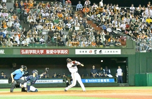 特別な夜に酔いしれ 弘前で巨人1軍戦、青森県内73年ぶり ファン1万人歓喜《📸×3》