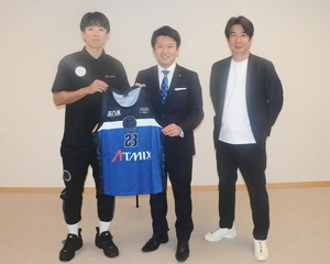 18日フラット八戸で開催、今季初のホーム戦をPR/八戸ダイム、宮下知事訪問