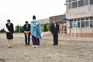 安全な遊泳願い神事 三沢ビードルビーチで海開き