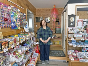 地域つなぐ交流拠点 平工務店の駄菓子屋「ぬっく」 開店1周年