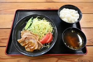 8年ぶりお目見え、買い手続々 「おいらせハーブポーク」、道の駅などで販売開始/六戸
