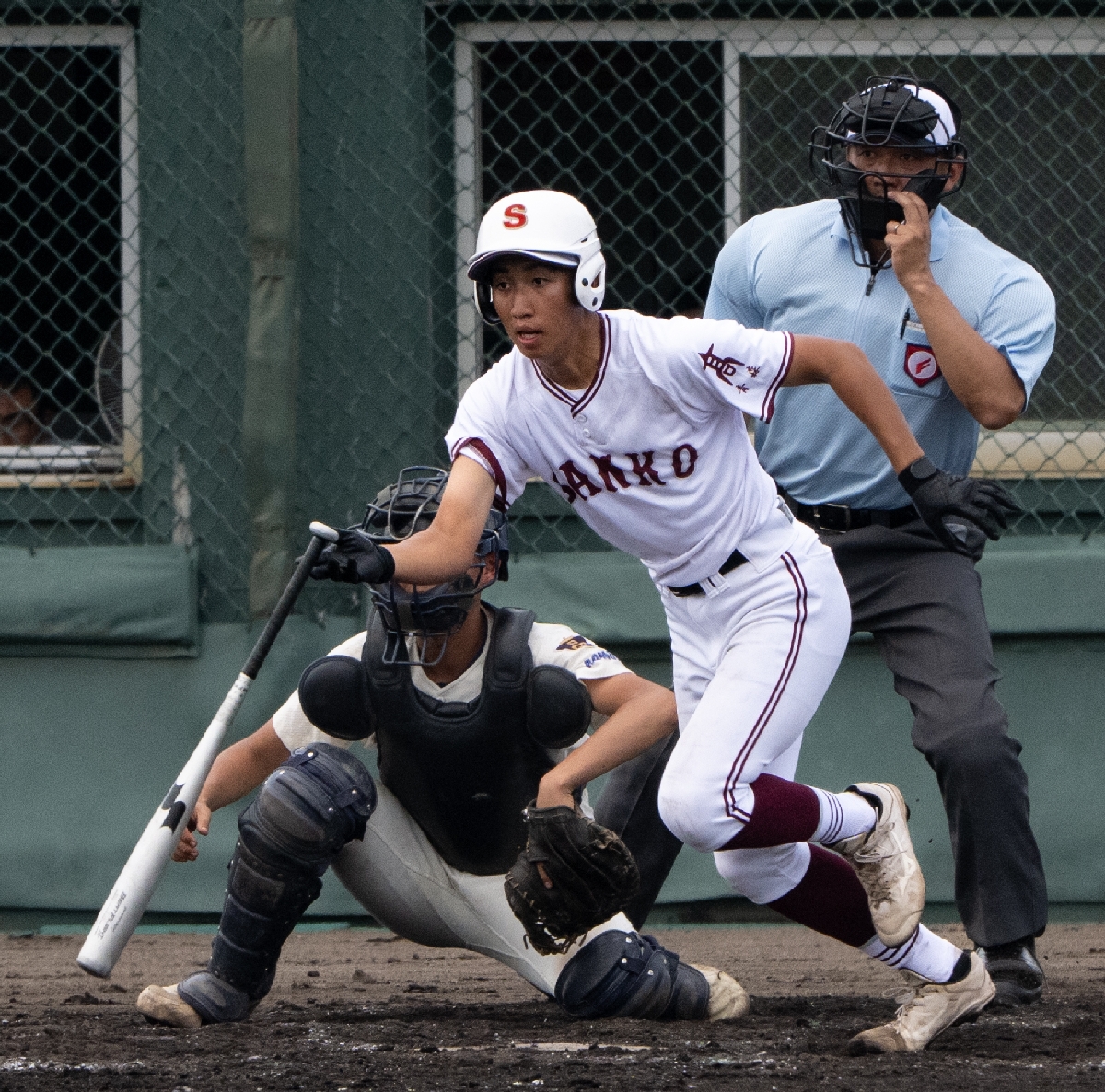 【2回戦・青森南―三本木】3回三本木2死一、二塁、木村脩人が右前適時打を放ち、1―1とする=八戸東球場