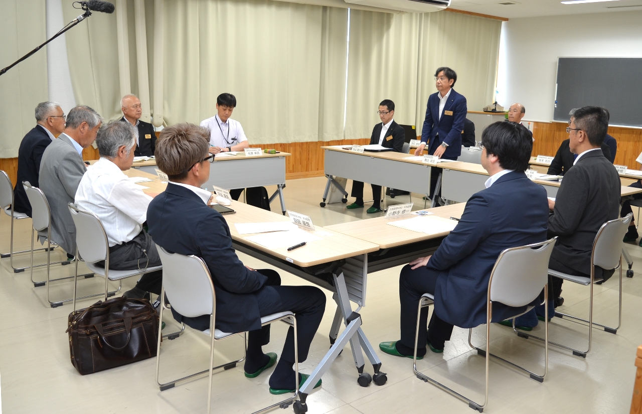岩手県立大野高、久慈高の統合時期について「年次統合」の方向で一致した検討会議=13日、久慈高