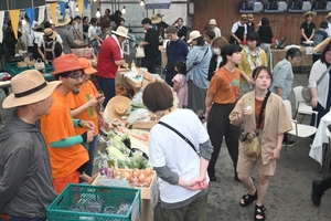 夏の豊かな食文化を堪能 八戸の海と畑のおいしい夏マルシェ