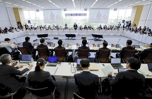 地方税収の偏在是正を　全国知事会、国へ提言