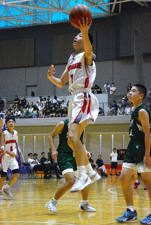男子白銀、女子は下長頂点／県中総体バスケ